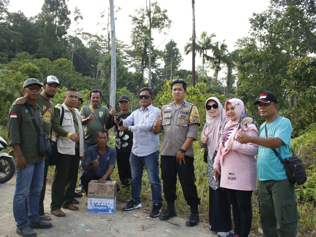 Tim WRU Balai KSDA Sumbar Rilis Satwa Jenis Burung Beo di Mentawai untuk Meningkatkan Kelestarian Alam