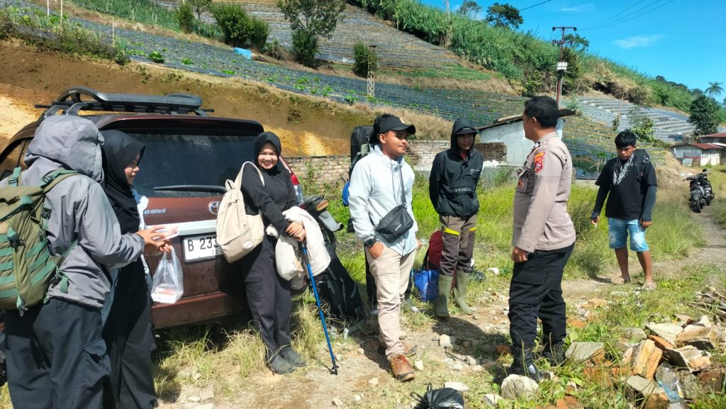 BKSDA Sumbar dan Kepolisian Amankan Pendaki Ilegal di TWA Gunung Singgalang